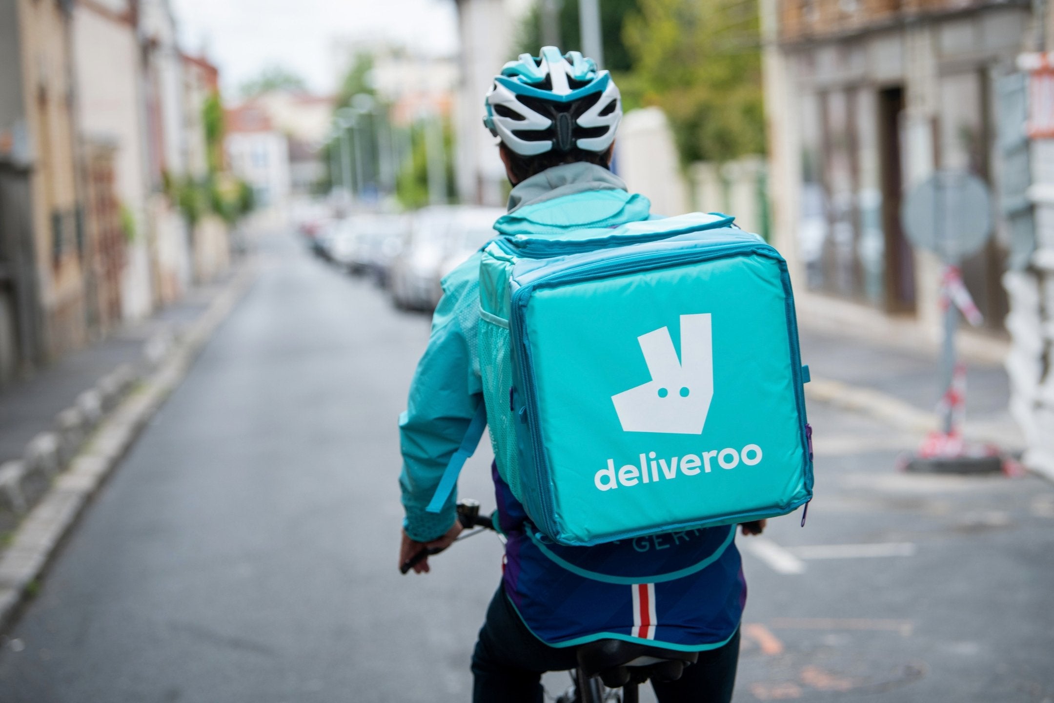 How Much Does Deliveroo Charge? - HomeCooks