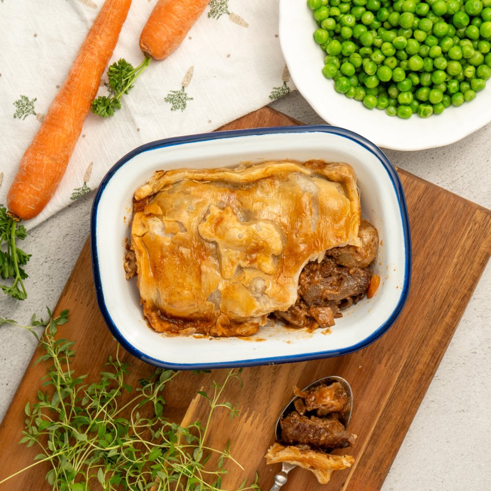 British Steak and Ale Pie 🥩 🇬🇧 - by Big Nibbles - HomeCooks