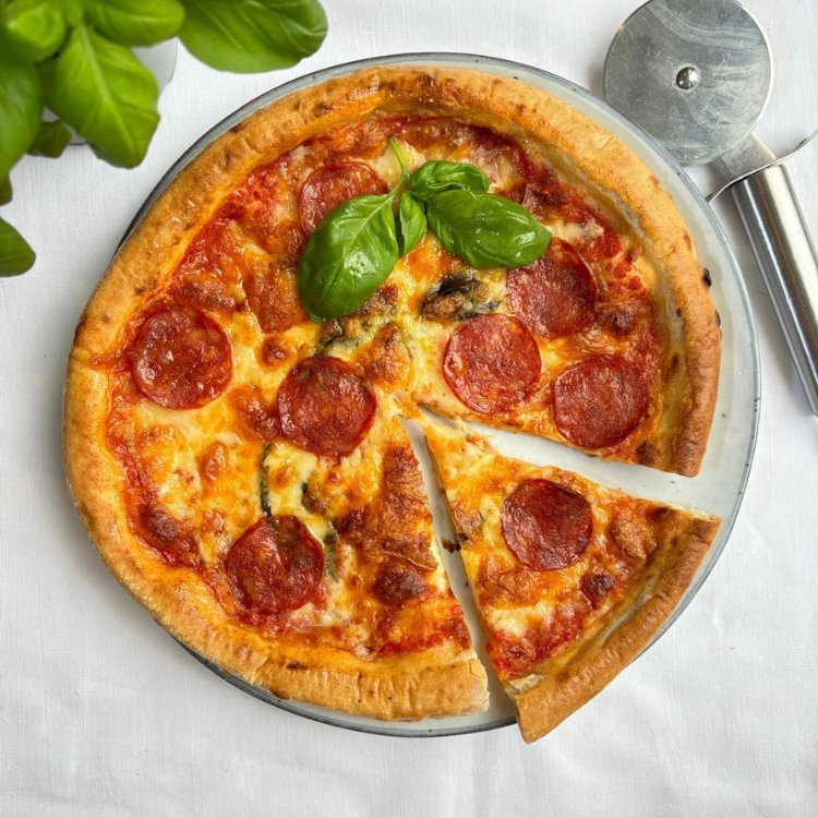Italian Salami Pizza - by Tony - HomeCooks