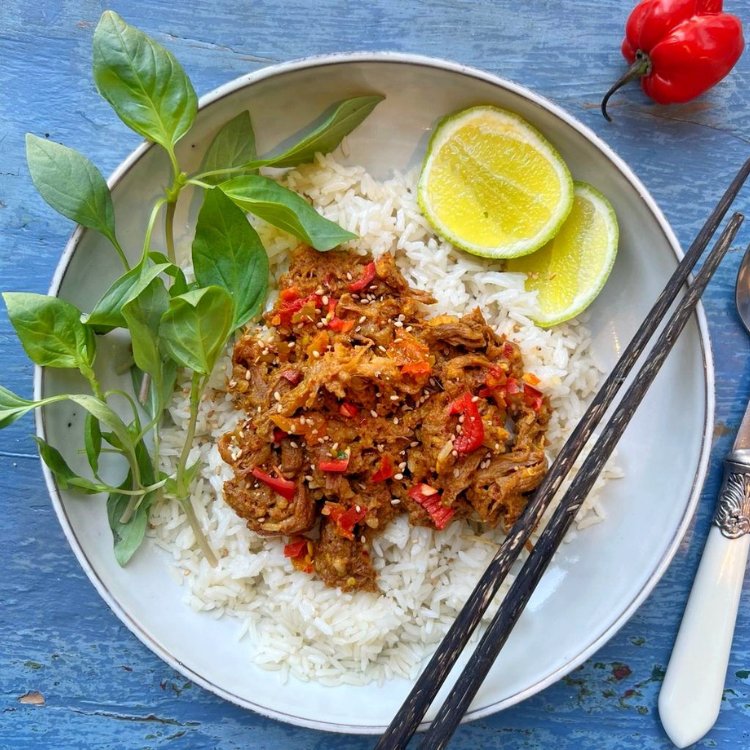 Indonesian Beef Rendang Curry - by Granma's Indonesian Kitchen - HomeCooks